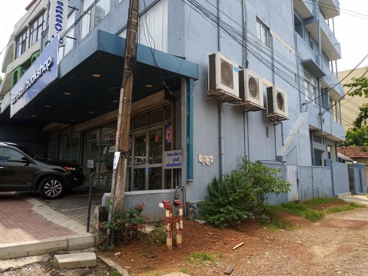 Appartement Ocean Pebbles à Dehiwala-Mont Lavinia Extérieur photo